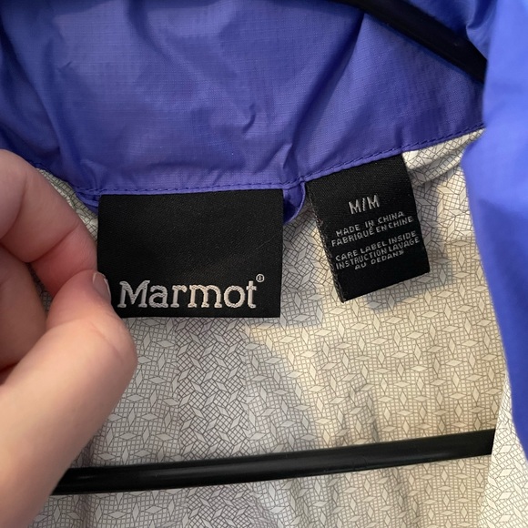Marmot waterproof rain jacket - women’s M - Picture 2 of 6